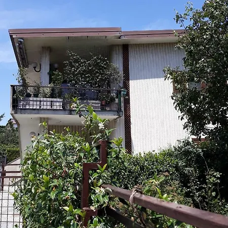Mirella Bed & Breakfast *